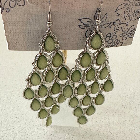 MUDD Green Chandelier Earrings - Picture 1 of 4